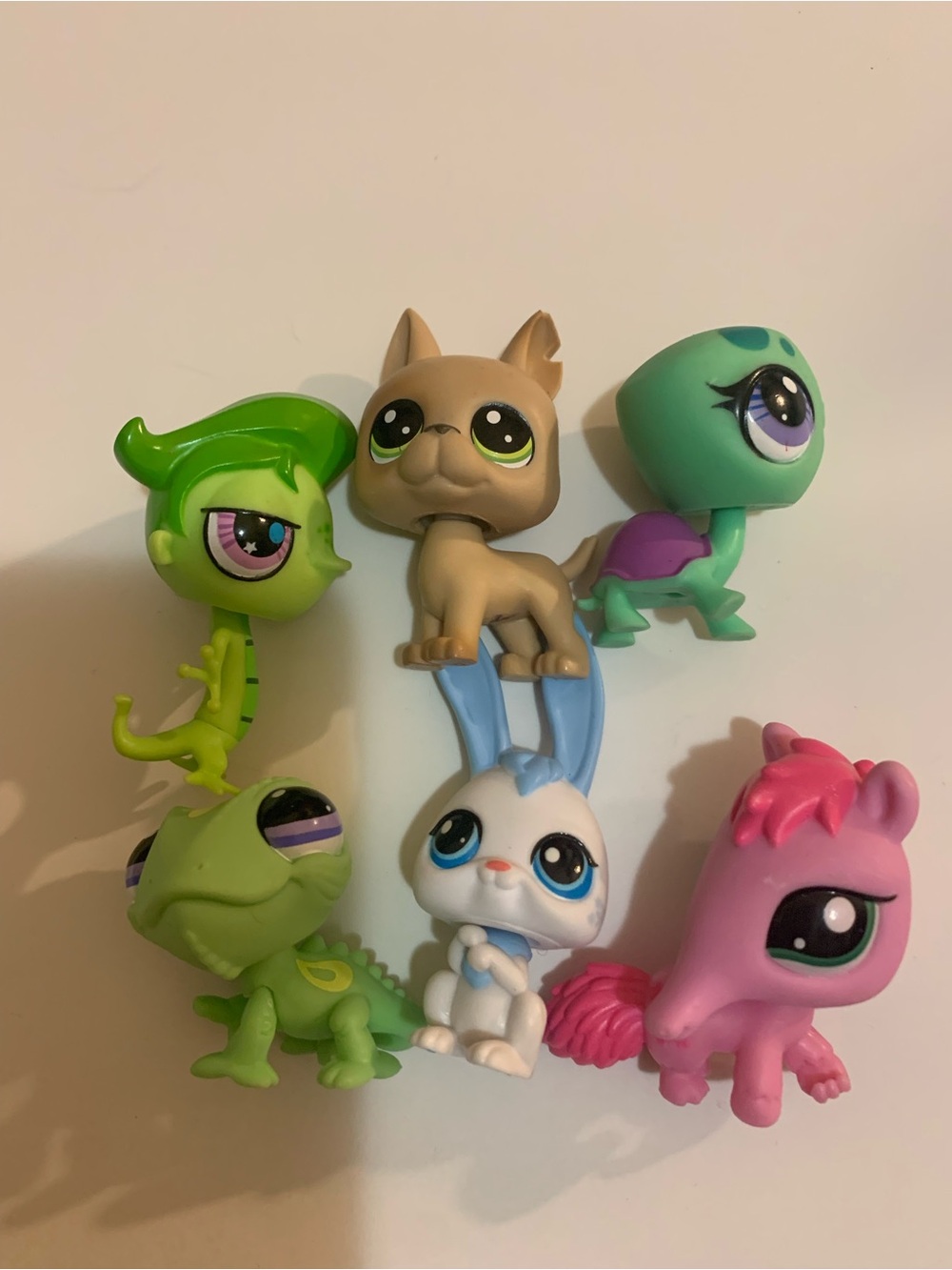 Littlest Pet Shop Assorted Small Pets Toy Set - Pink, Green, Tan, White, Blue